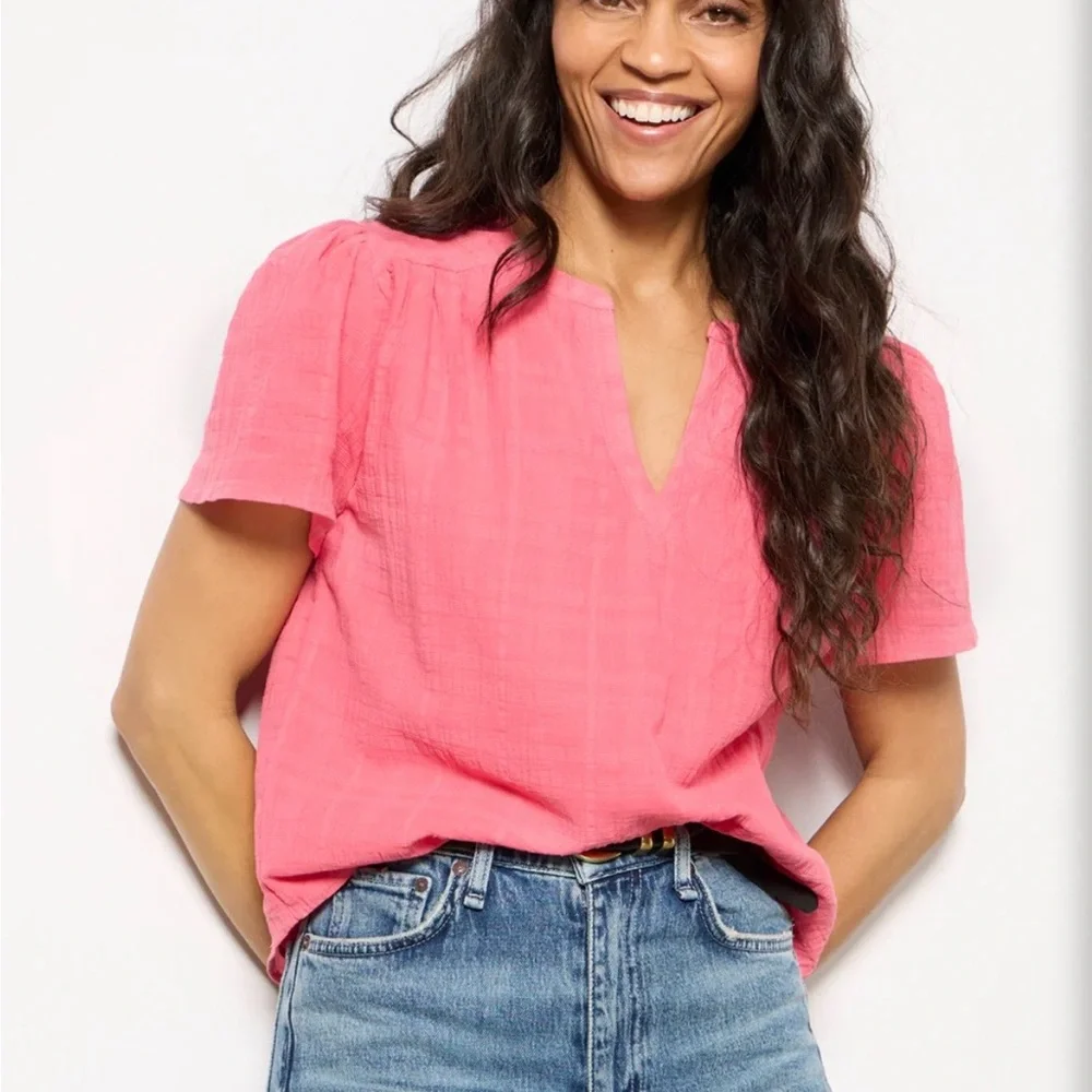 Shelby Textured Split Neck Top XL Sun-kissed coral
Evereve - Picture 6 of 13
